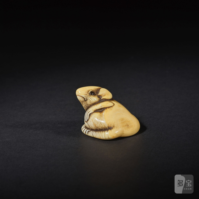 象牙彫根付 鼠 無銘 19世紀前期 | NETSUKE EN IVOIRE REPRÉSENTANT UN RAT